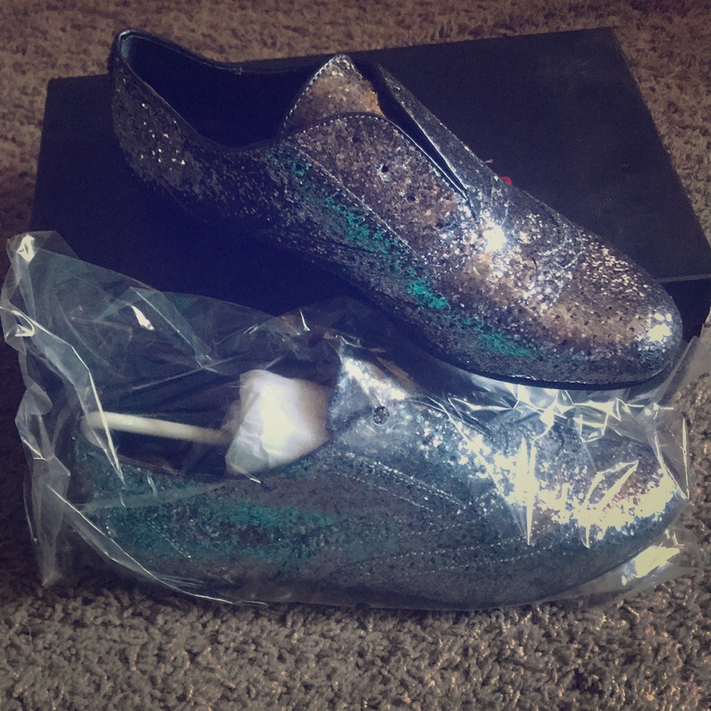 💫Silver Glittery Oxfords 💫 SOLD!!